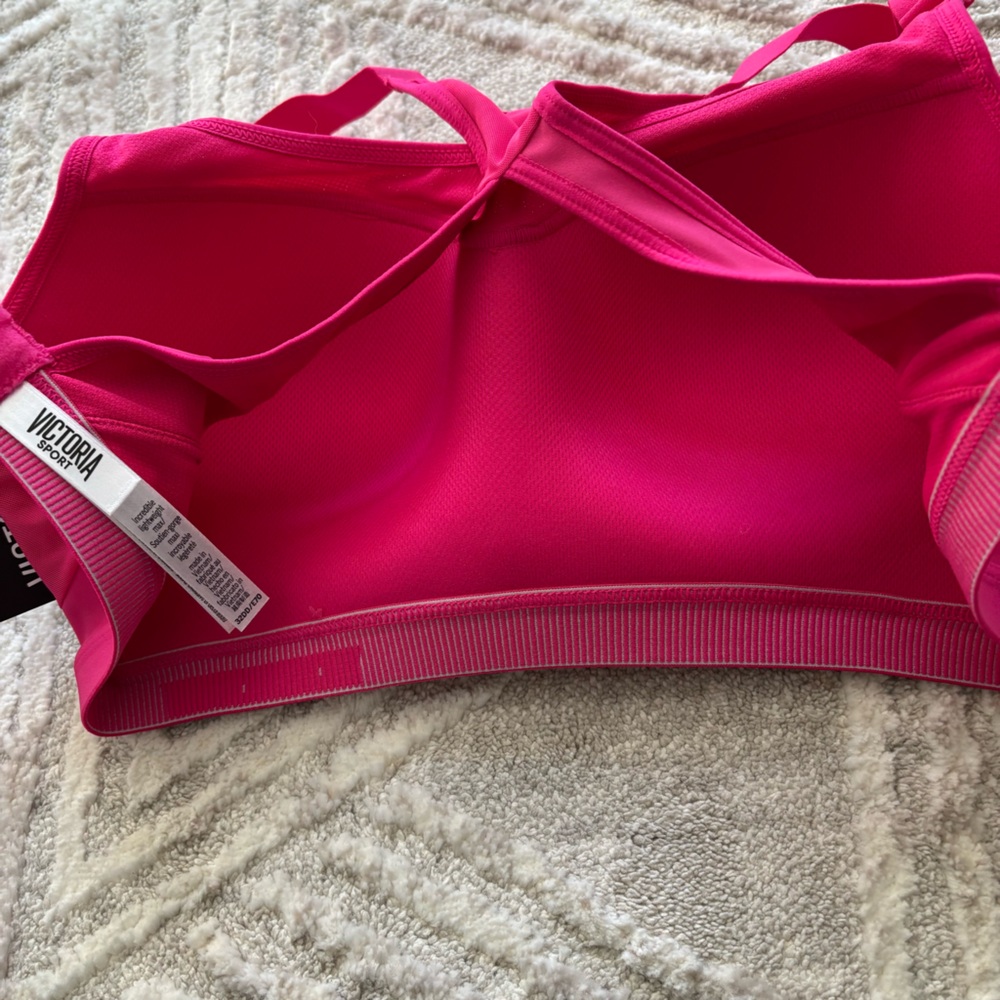 Victoria's Secret Sports Bra 32DD Pink‎ Incredibly Lightweight Gym Workout - Picture 3 of 8